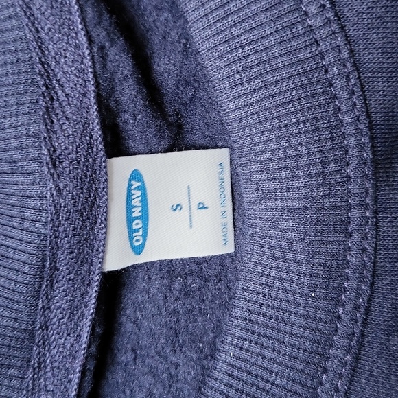 NWT! Navy Blue Daisy Print Sweatshirt! Size Small! - Picture 3 of 9